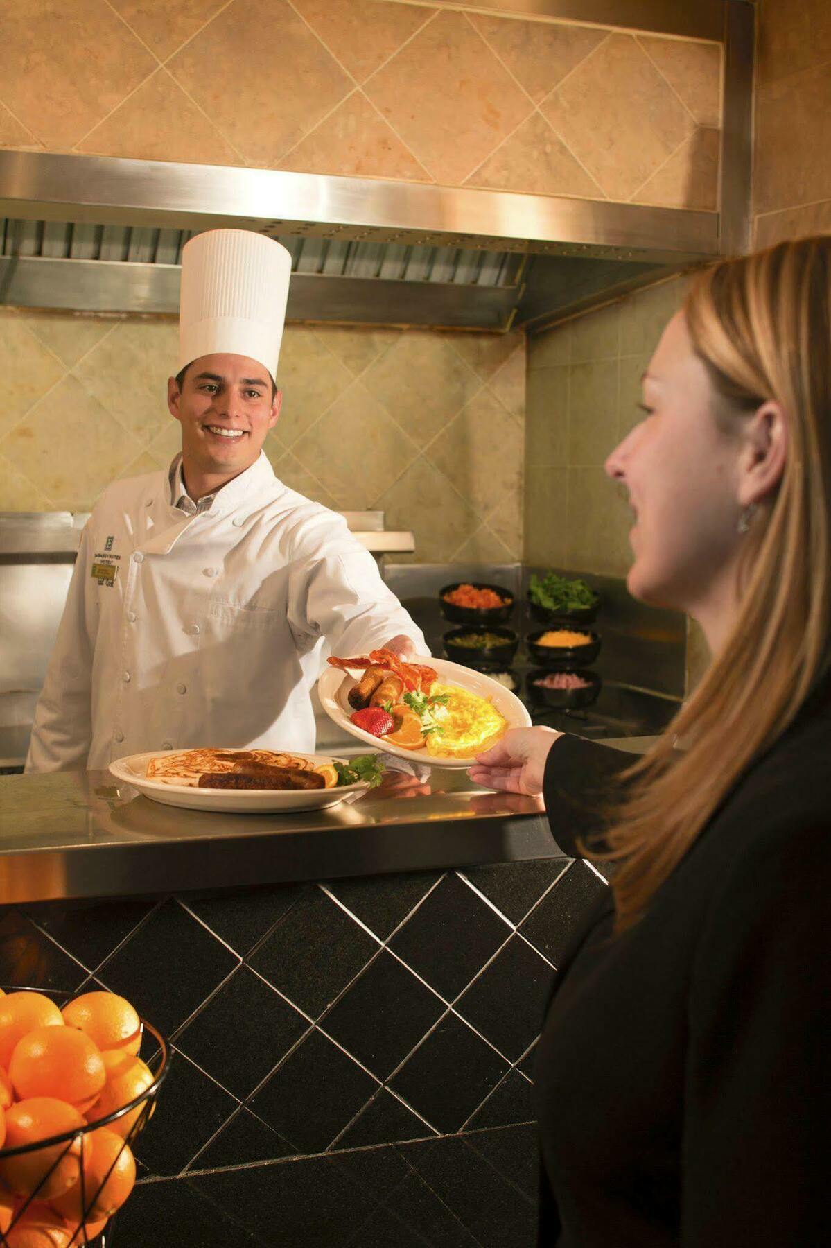 Embassy Suites By Hilton Flagstaff Restaurant billede